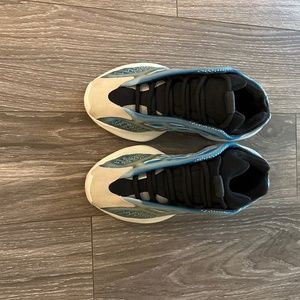Yeezy 700 V3 Arzareth